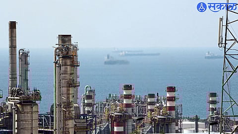 Rising smoke and heightened alert as Iran rejects ceasefire and reportedly targets US bases amid escalating tensions.