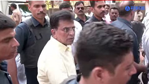 Kirit Somaiya journalists clash mumbai