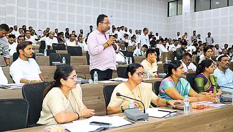 अलिबाग : रायगड जिल्हा परिषदेच्या पहिलीच सभा गाजली..