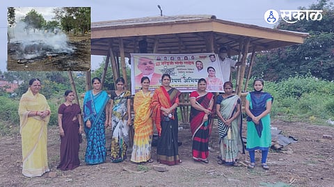 हडपसर : येथील नागरी वन उद्यानामध्ये आज पहाटे अज्ञात व्यक्तींनी आग लावून पॅगोडा जाळल्याची धक्कादायक घटना घडली