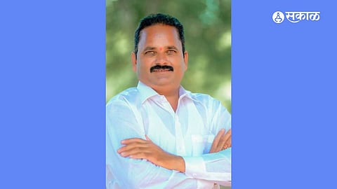 "पारगावच्या राजकारणात मोठी उलथापालथ!" १२ सह्या असूनही अविश्वास ठराव फसला; उपसरपंच नितीन ढोबळे 'नॉट आऊट'.