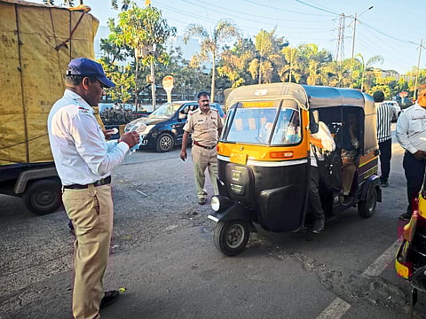 ओव्हरलोड वाहनांवर शिकंजा