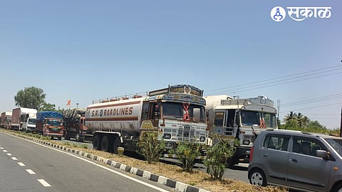 Massive Traffic Jam at Indapur Toll Plaza Due to Long Weekend & Wedding Season