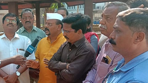 कारणराजकारण: अजूनही प्रतिक्षा जगणं सुकर होण्याचीच