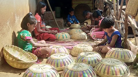 गावगाड्यावरचं दुःख कधी नजरेस पडणार?; बुरुड व्यावसायिकांवर उपासमारीची वेळ