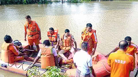 विदेशी प्रवाशांना वाचविताना कर्नाटकात एनडीआरएफची बोट बुडाली