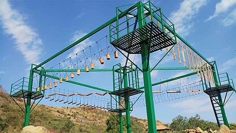 मसाईपठाराच्या पायथ्याशी व्हर्टीकल ॲडव्हेंचर पार्क