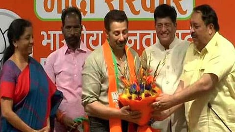 Loksabha 2019: 'ढाई किलो का हाथ कमल के साथ'