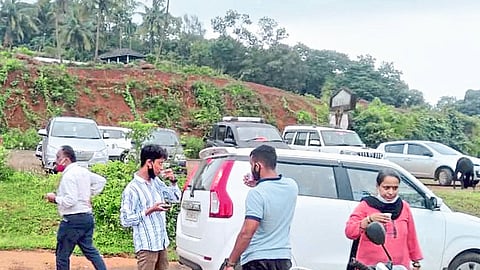 Tourists Attraction Towards Resting Point In Chiplun