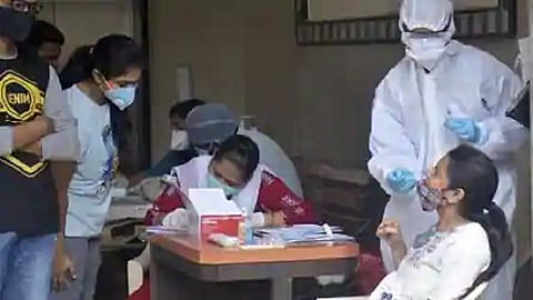 दुसरी लाट थोपवण्यासाठी मुंबईत कोरोनाची नाकेबंदी सुरू; आरटी-पीसीआर चाचण्यांवर भर