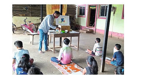 Teachers Visit To Villages For Teaching in SatiChinchaghari Ratnagiri Marathi News
