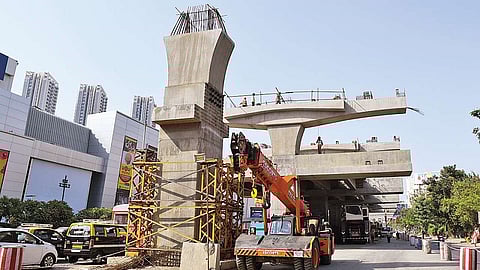 मेट्रोच्या प्रगतीपथावरील कामांचा मुख्यमंत्र्यांकडून आढावा! मेट्रो मार्गिका चाचणी इंजिनची पाहणी