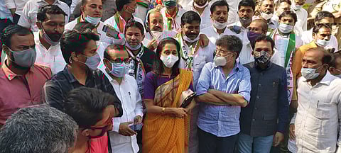 भिवंडीत काँग्रेस पक्षाला खिंडार! 16 नगरसेवकांनी केला राष्ट्रवादीत प्रवेश