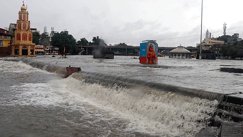 नाशिकला अतिदक्षतेचा इशारा तर, त्र्यंबकेश्वरमध्ये पूरपरिस्थिती
