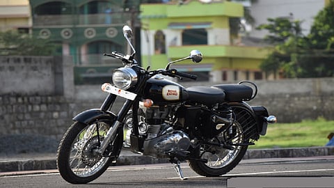 बुलेट चालकांनो गाडी ठेवा जपून नाहीतर, अवघ्या 20 सेकंदात होईल गायब