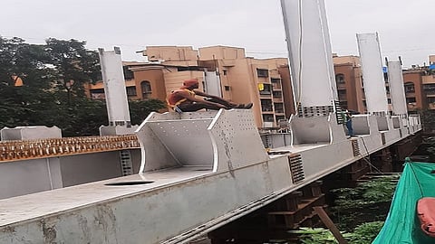 नवीन पत्रीपुलाच्या दुसऱ्या टप्यातील गर्डर टाकण्याच्या कामाला सुरुवात; वाहतुकीतील बदल जाणून घेण्यासाठी वाचा