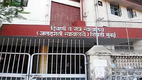 शिवडी न्यायालयात एका व्यक्तीचा आत्महत्येचा प्रयत्न; जखमी झाल्याने केईएम रुग्णालयात दाखल