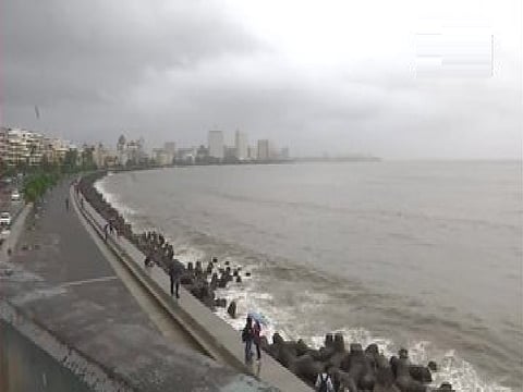 आजपासून कोकणात मुसळधार पावसाची शक्यता; मुंबईतही मेघगर्जनेसह बरसणार