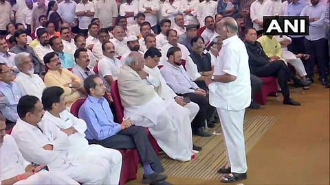 Sharad pawar address 162 MLA of Mahavikas Aghadi at grand hyatt hotel