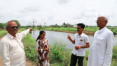 ज्येष्ठांच्या पुढाकाराने सरला गावशिवारातला दुष्काळ