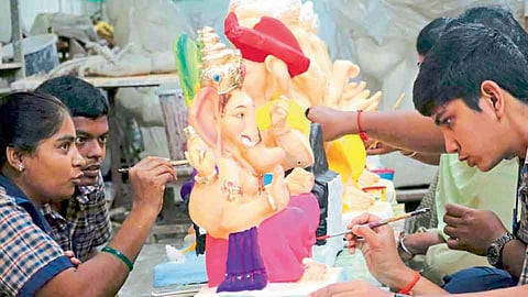 गणेशमुर्ती रूजवणार बिया अन् फुलवणार परसबाग; स्वयंमच्या विशेष मुलांचा उपक्रम