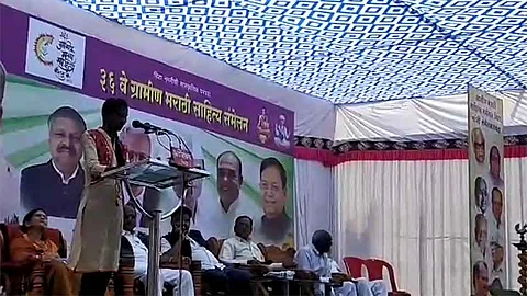 विटा येथील साहित्य संमेलनात रंगले कविसंमेलन