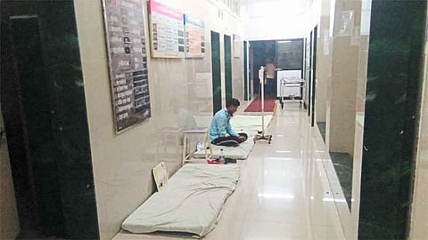 रत्नागिरी जिल्हा रुग्णालय तापसरीने फुल्ल