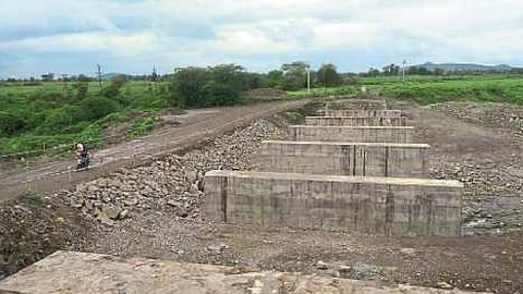 Work on Bijapur-Guhagar highway started at a snail's pace