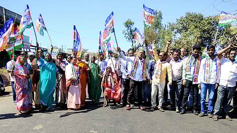 आवळीत आंदोलनामुळे कोल्हापूर- रत्नागिरी महामार्ग ठप्प