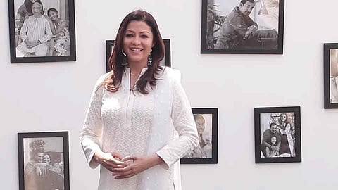 Aditi Govitrikar is selected for smile please marathi film