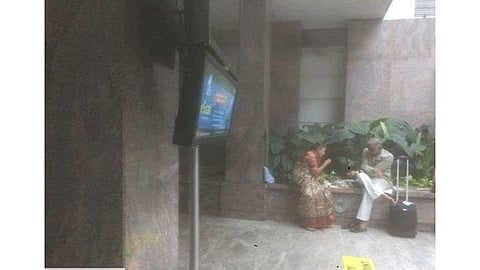 Mandatai and Prakash amtes Photo goes Viral