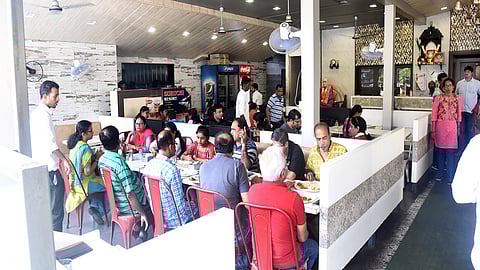 या शहरात शुद्ध शाकाहारी हॉटेलची चलती