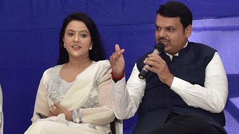 Amruta Fadnavis wife of Devendra Fadnavis troll on twitter for wrong Marathi tweet.jpg