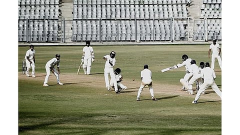 batsman killed bowler with bat after throw wide ball in UP