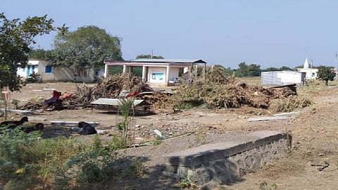 District Rehabilitation Officer has illegally allotted land in Gaothan area of Degaon.