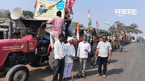 Farmers' Bhenda to Kukane tricolor tractor rally has been held at Nevasa.jpg