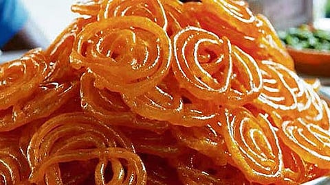 जिलेबीचा गोडवा, कोरोनामुळे कडवा... आला जिल्हाधिकाऱ्यांचा आदेश