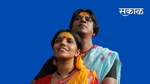 ‘जोगवा’मध्ये मुक्ता बर्वे आणि उपेंद्र लिमये.