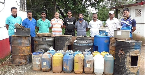 The liquor kilns at Ghonsari were destroyed by the police