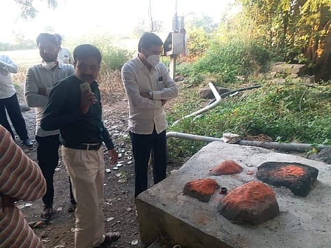 Mahananda president Ranjit Singh Deshmukh said that he was very satisfied with the visit to the ancestral memorial.jpg