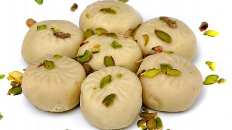 सणावारात 'पेढे' खाण्यासाठी आतुर असाल तर जरा सावधान..