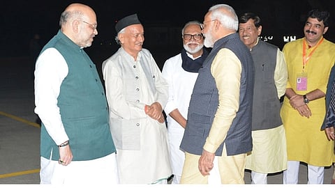 पंतप्रधान मोदी दिल्लीला रवाना; विमानतळावर भुजबळांची उपस्थिती