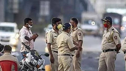मुंबईत 'वीकेंड लॉकडाऊन'मध्ये किती जणांवर झाली कारवाई?
