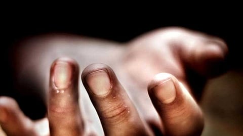 आत्महत्या