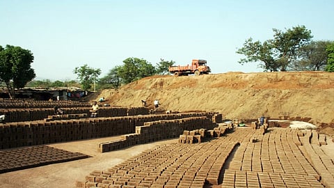 ठाणे जिल्ह्यातील वीटभट्टी व्यवसाय लांबणीवर