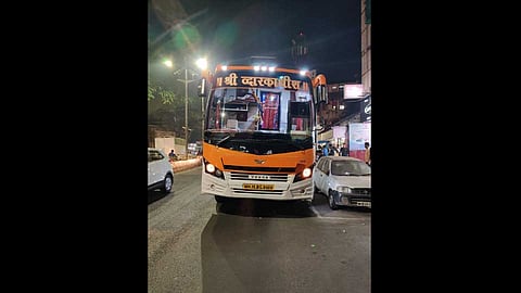 Older citizen dies in hitted by Travel bus at ganjave Chowk in Pune