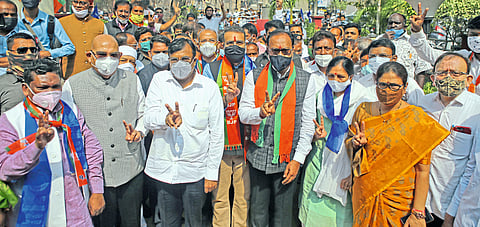 BJP and Congress show of strength with leaders