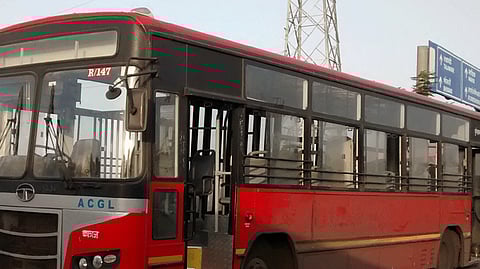 PMPML bus driver assaulted complaint filed Case against four including former corporator Pratibha Dhamale pune