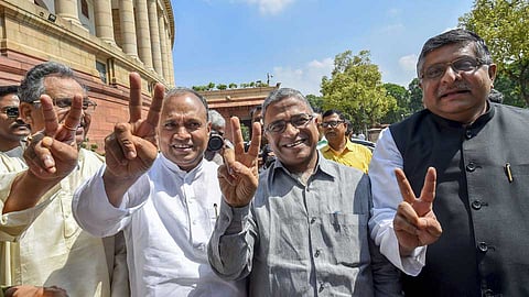 सुसज्ज सत्ताधारी पक्ष अन् ढिसाळ विरोधक