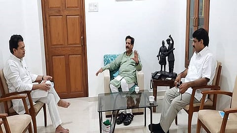 कर्हाडात बैठक